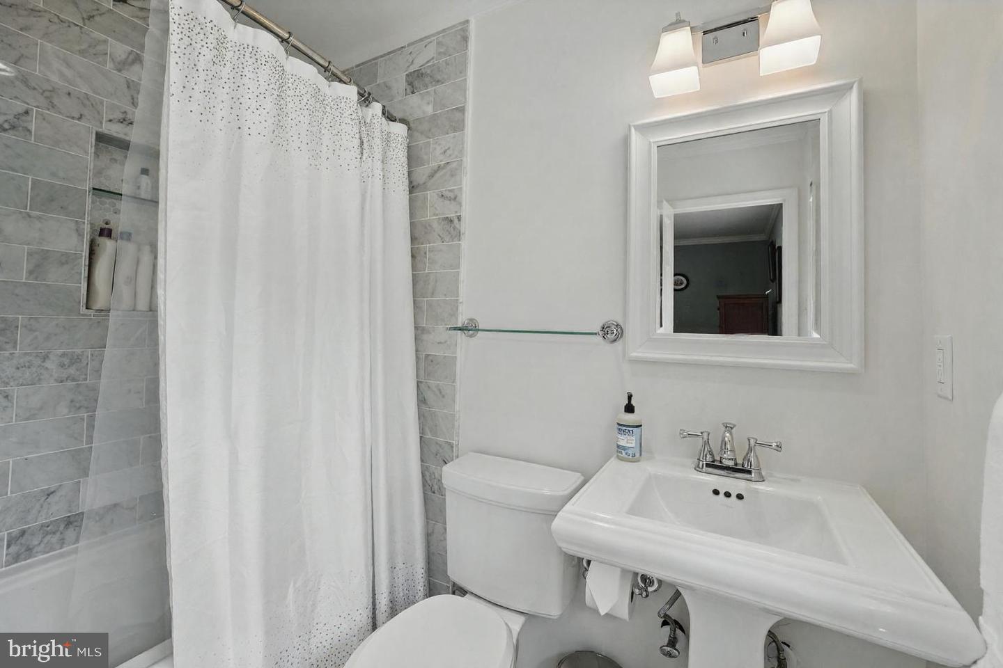6622 SKYLINE CT, ALEXANDRIA, Virginia 22307, 3 Bedrooms Bedrooms, ,3 BathroomsBathrooms,Residential,For sale,6622 SKYLINE CT,VAFX2246016 MLS # VAFX2246016