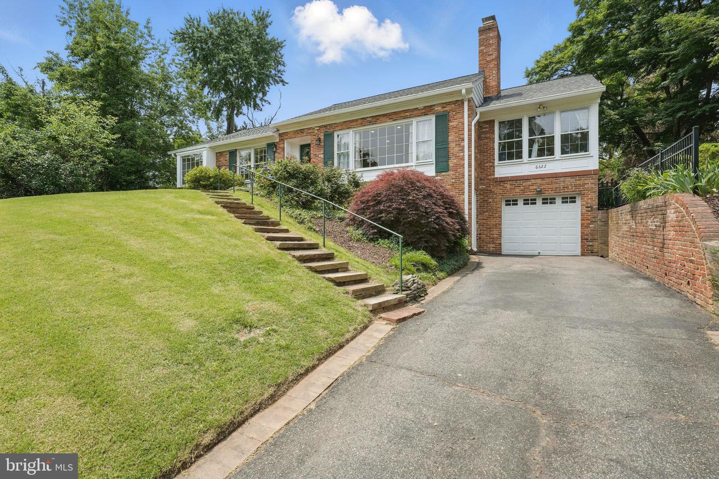 6622 SKYLINE CT, ALEXANDRIA, Virginia 22307, 3 Bedrooms Bedrooms, ,3 BathroomsBathrooms,Residential,For sale,6622 SKYLINE CT,VAFX2246016 MLS # VAFX2246016