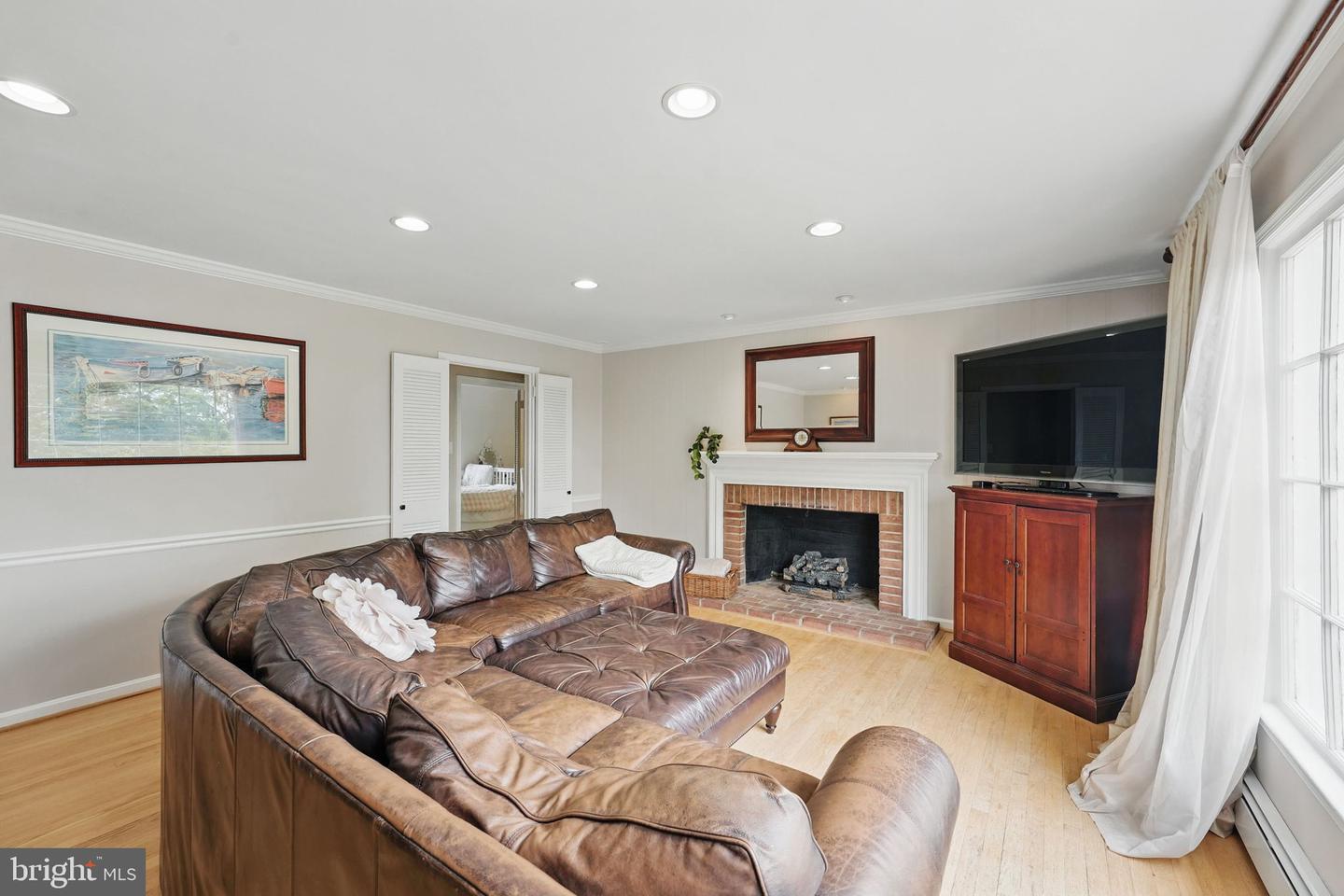 6622 SKYLINE CT, ALEXANDRIA, Virginia 22307, 3 Bedrooms Bedrooms, ,3 BathroomsBathrooms,Residential,For sale,6622 SKYLINE CT,VAFX2246016 MLS # VAFX2246016