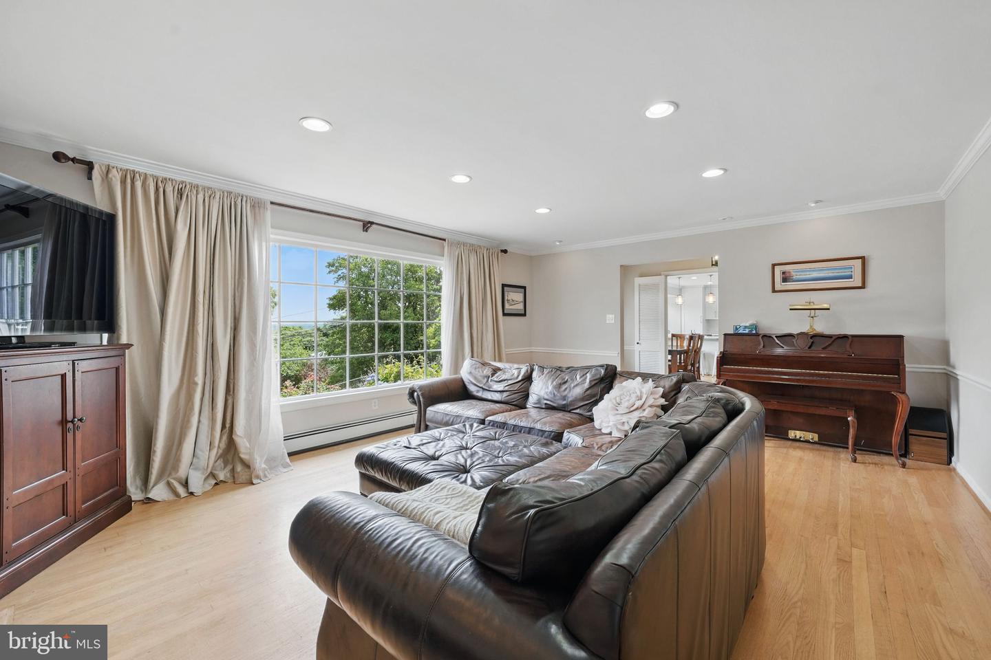 6622 SKYLINE CT, ALEXANDRIA, Virginia 22307, 3 Bedrooms Bedrooms, ,3 BathroomsBathrooms,Residential,For sale,6622 SKYLINE CT,VAFX2246016 MLS # VAFX2246016
