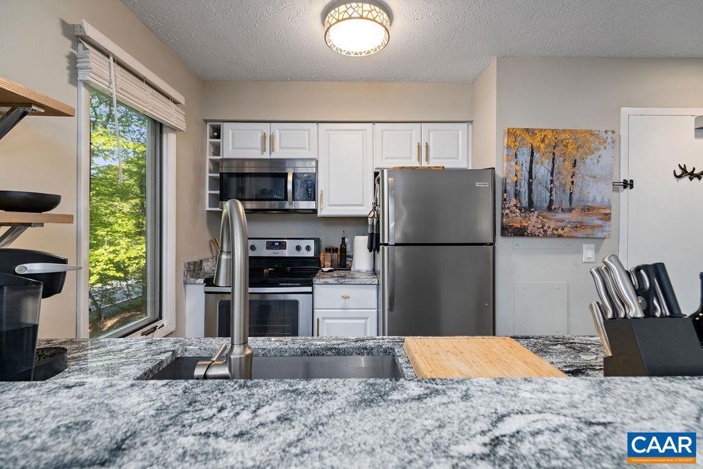 2247 TANNERS RIDGE CONDOS, WINTERGREEN RESORT, Virginia 22967, 2 Bedrooms Bedrooms, ,2 BathroomsBathrooms,Residential,For sale,2247 TANNERS RIDGE CONDOS,665433 MLS # 665433