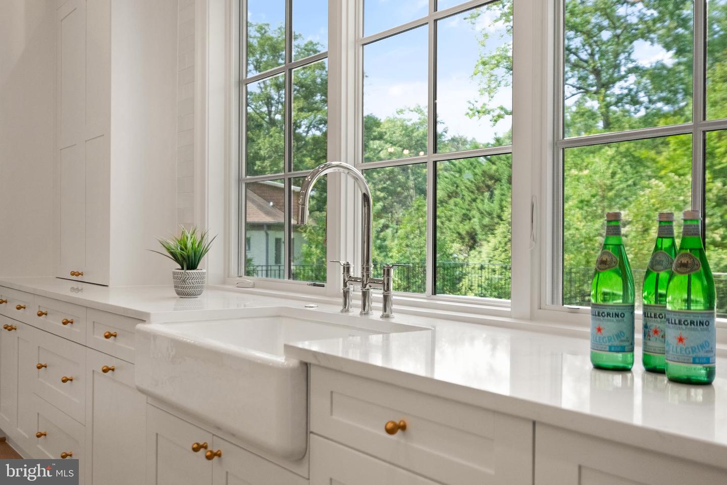6952 DUNCRAIG CT, MCLEAN, Virginia 22101, 6 Bedrooms Bedrooms, ,6 BathroomsBathrooms,Residential,For sale,6952 DUNCRAIG CT,VAFX2245986 MLS # VAFX2245986