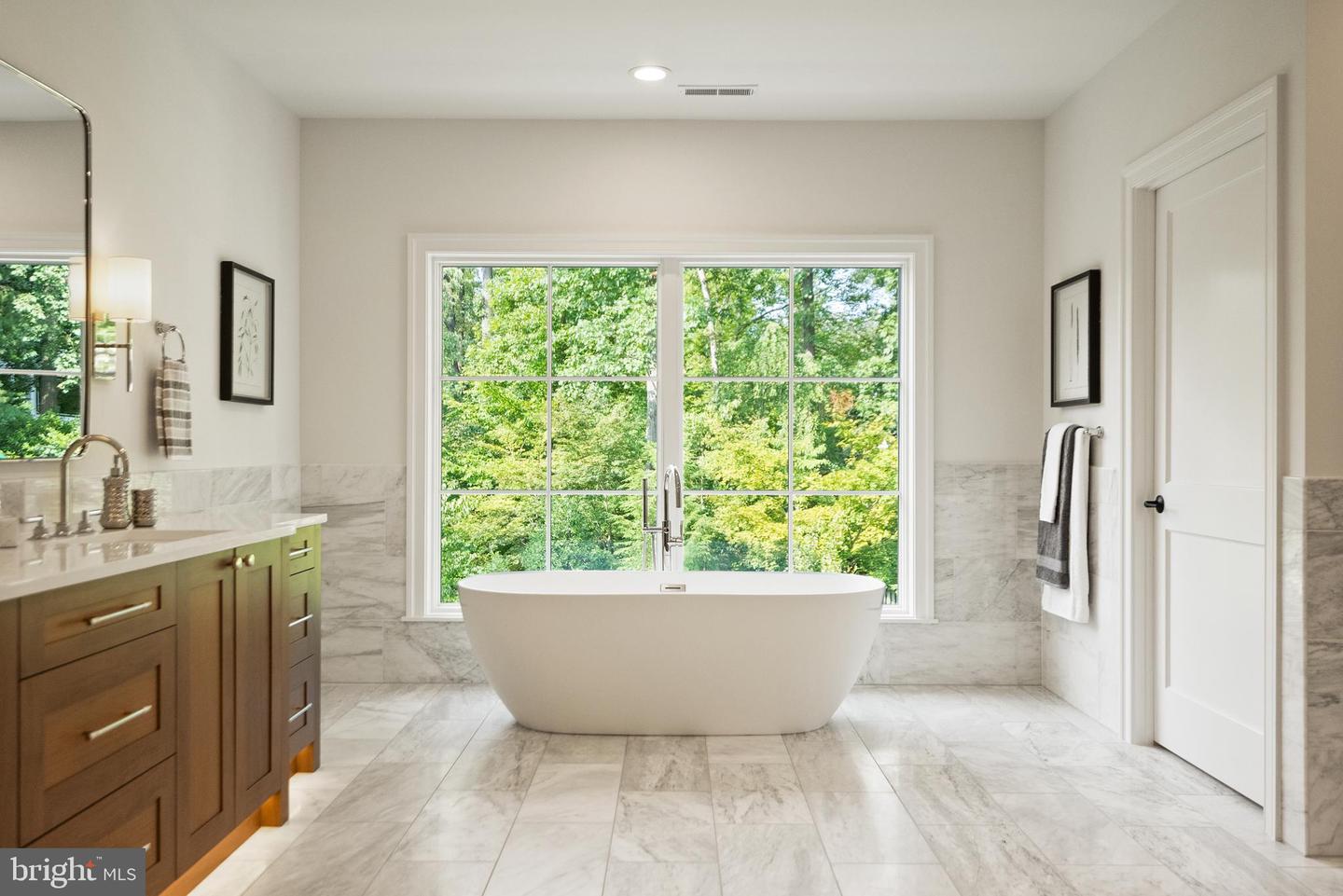 6952 DUNCRAIG CT, MCLEAN, Virginia 22101, 6 Bedrooms Bedrooms, ,6 BathroomsBathrooms,Residential,For sale,6952 DUNCRAIG CT,VAFX2245986 MLS # VAFX2245986