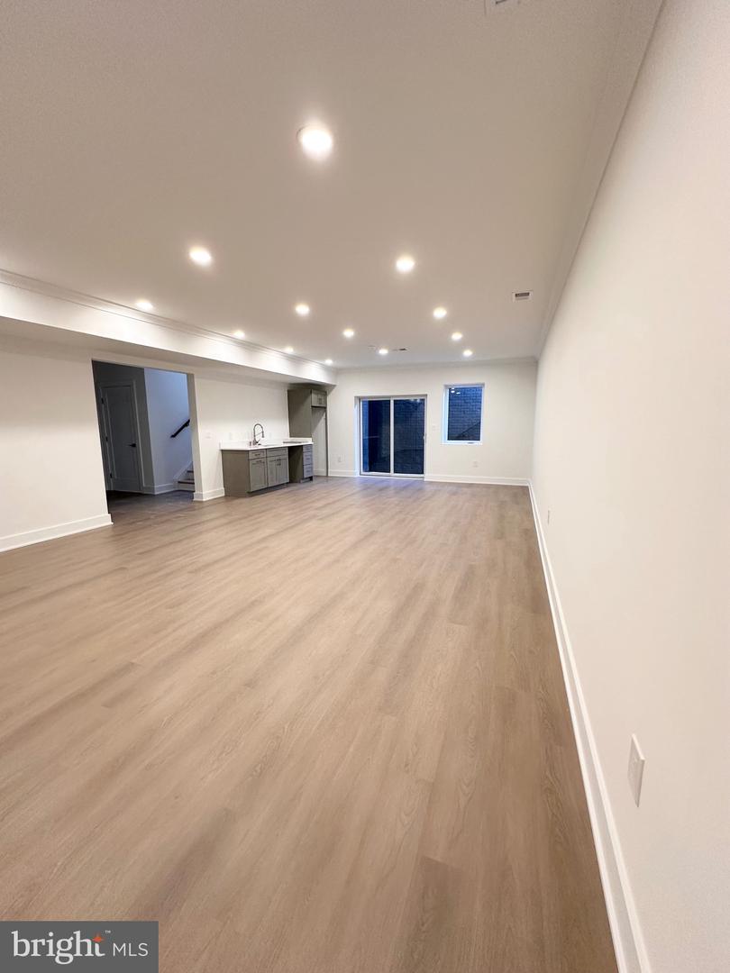 4017 WOODLAND RD, ANNANDALE, Virginia 22003, 6 Bedrooms Bedrooms, ,7 BathroomsBathrooms,Residential,For sale,4017 WOODLAND RD,VAFX2245990 MLS # VAFX2245990