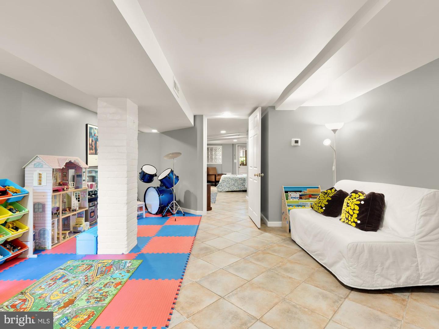 1716 EUCLID ST NW, WASHINGTON, District Of Columbia 20009, 4 Bedrooms Bedrooms, ,3 BathroomsBathrooms,Residential,For sale,1716 EUCLID ST NW,DCDC2204480 MLS # DCDC2204480