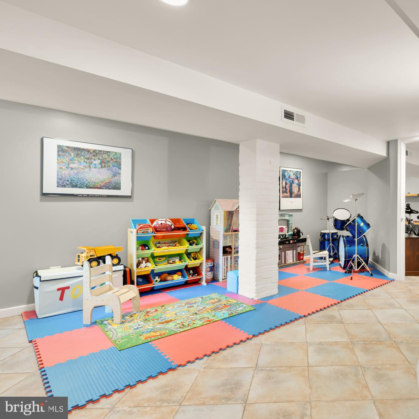 1716 EUCLID ST NW, WASHINGTON, District Of Columbia 20009, 4 Bedrooms Bedrooms, ,3 BathroomsBathrooms,Residential,For sale,1716 EUCLID ST NW,DCDC2204480 MLS # DCDC2204480