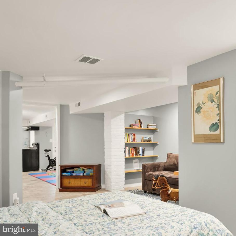 1716 EUCLID ST NW, WASHINGTON, District Of Columbia 20009, 4 Bedrooms Bedrooms, ,3 BathroomsBathrooms,Residential,For sale,1716 EUCLID ST NW,DCDC2204480 MLS # DCDC2204480