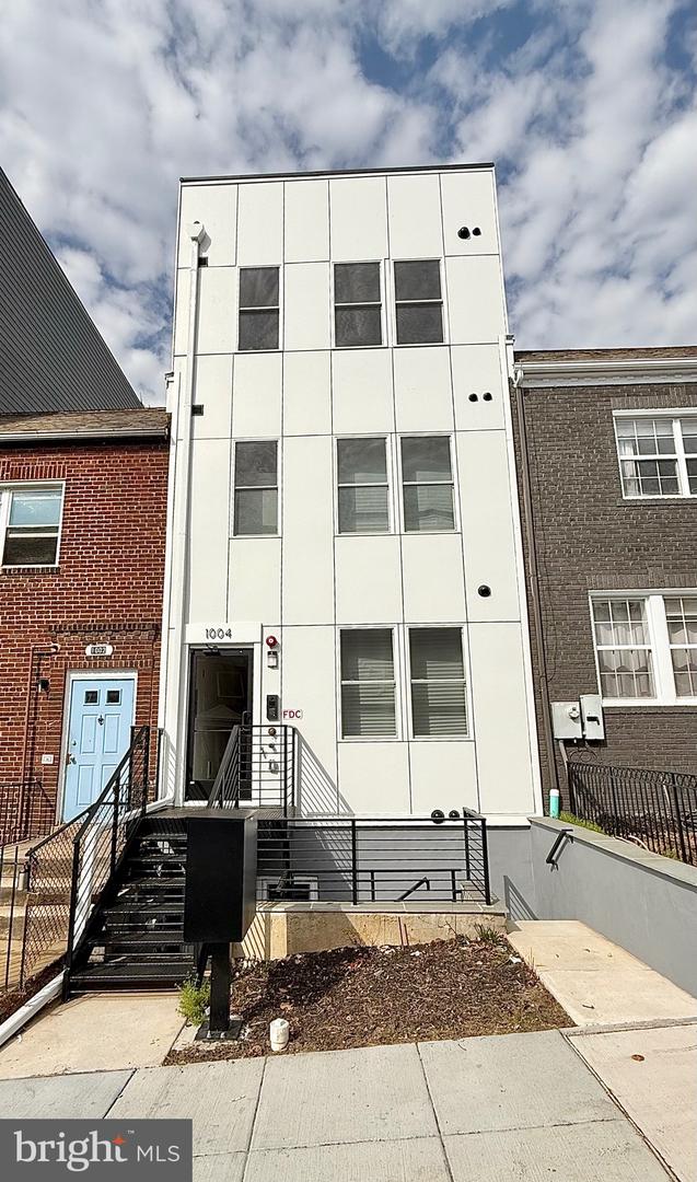 1004 18TH ST NE #6, WASHINGTON, District Of Columbia 20002, 1 Bedroom Bedrooms, ,1 BathroomBathrooms,Residential,For sale,1004 18TH ST NE #6,DCDC2204482 MLS # DCDC2204482