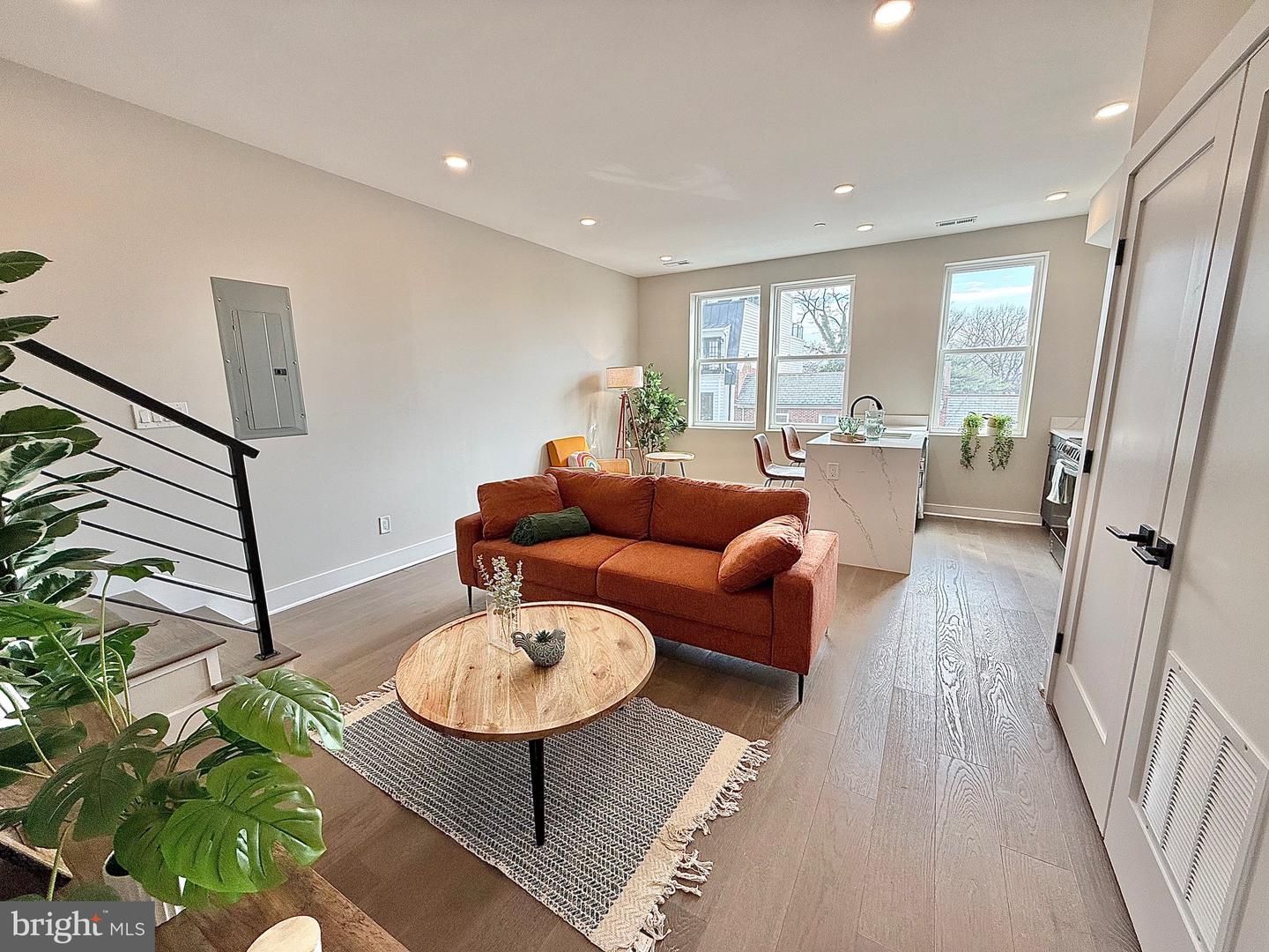 1004 18TH ST NE #6, WASHINGTON, District Of Columbia 20002, 1 Bedroom Bedrooms, ,1 BathroomBathrooms,Residential,For sale,1004 18TH ST NE #6,DCDC2204482 MLS # DCDC2204482