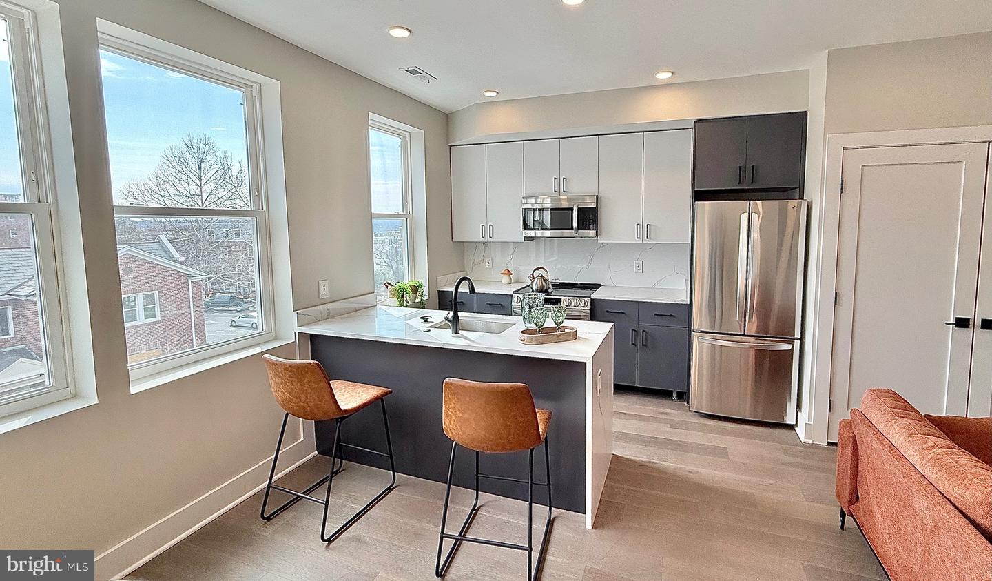 1004 18TH ST NE #6, WASHINGTON, District Of Columbia 20002, 1 Bedroom Bedrooms, ,1 BathroomBathrooms,Residential,For sale,1004 18TH ST NE #6,DCDC2204482 MLS # DCDC2204482