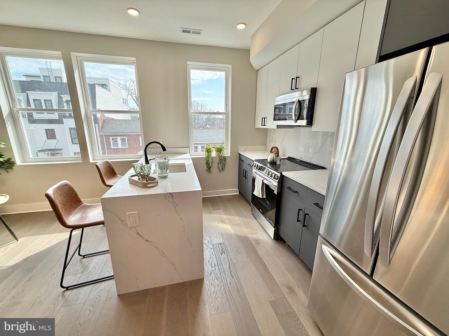1004 18TH ST NE #6, WASHINGTON, District Of Columbia 20002, 1 Bedroom Bedrooms, ,1 BathroomBathrooms,Residential,For sale,1004 18TH ST NE #6,DCDC2204482 MLS # DCDC2204482