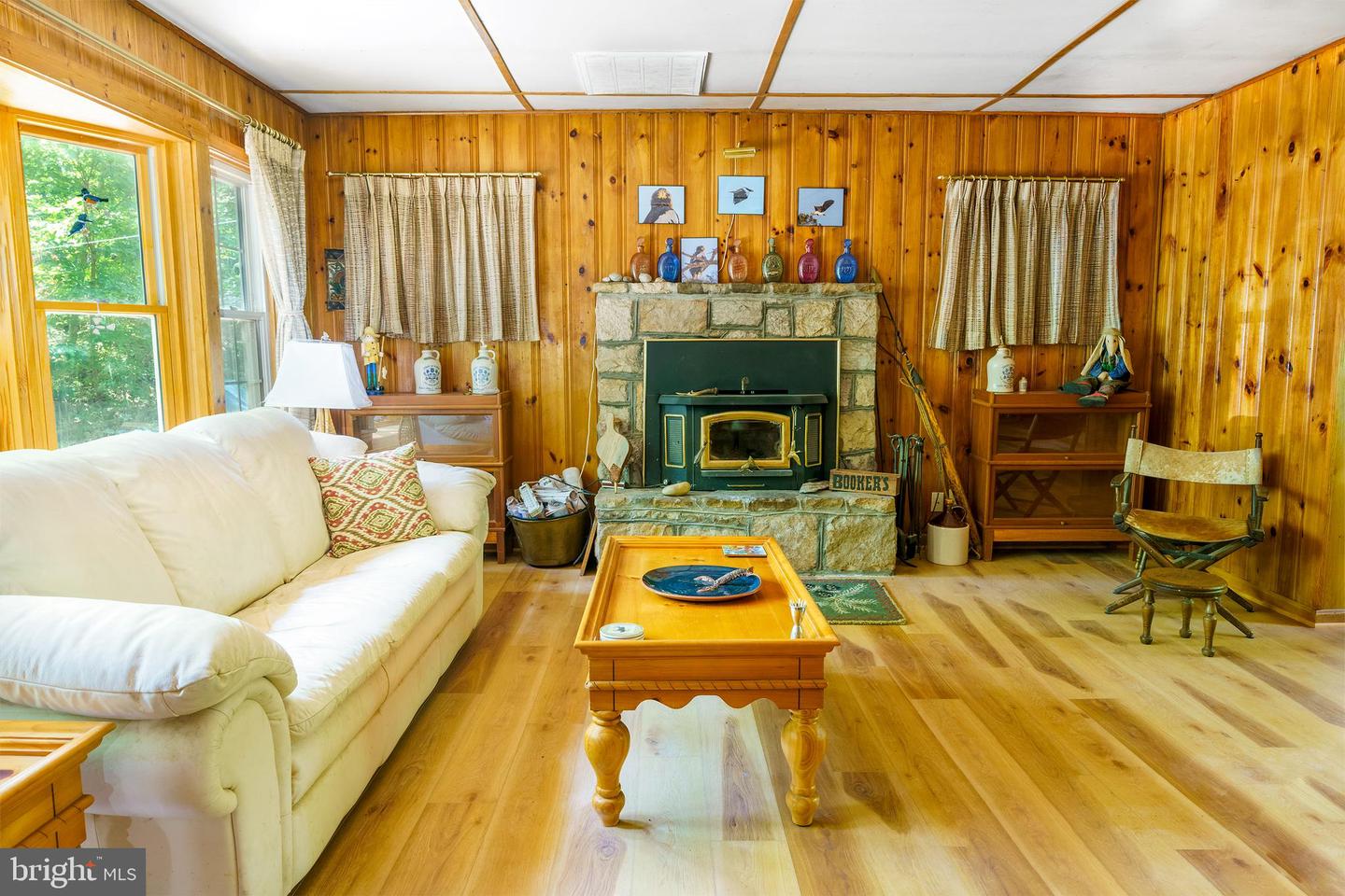 191 HIDEAWAY FARMS RD, EDINBURG, Virginia 22824, 2 Bedrooms Bedrooms, ,1 BathroomBathrooms,Residential,For sale,191 HIDEAWAY FARMS RD,VASH2011656 MLS # VASH2011656