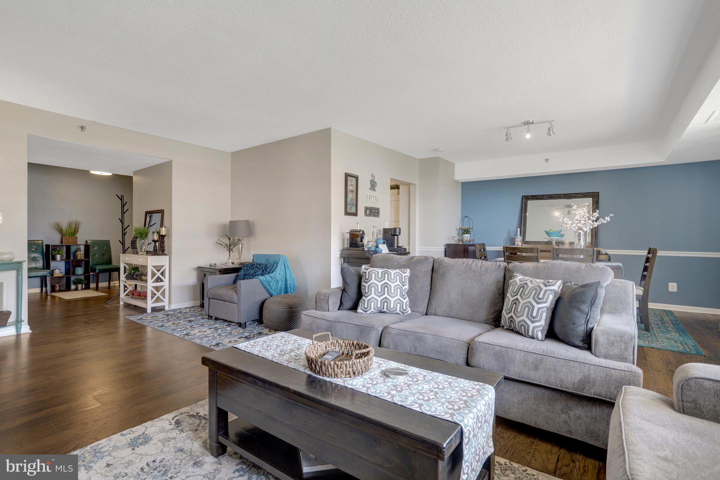 3713 S GEORGE MASON DR #713, FALLS CHURCH, Virginia 22041, 2 Bedrooms Bedrooms, 6 Rooms Rooms,2 BathroomsBathrooms,Residential,For sale,3713 S GEORGE MASON DR #713,VAFX2245918 MLS # VAFX2245918