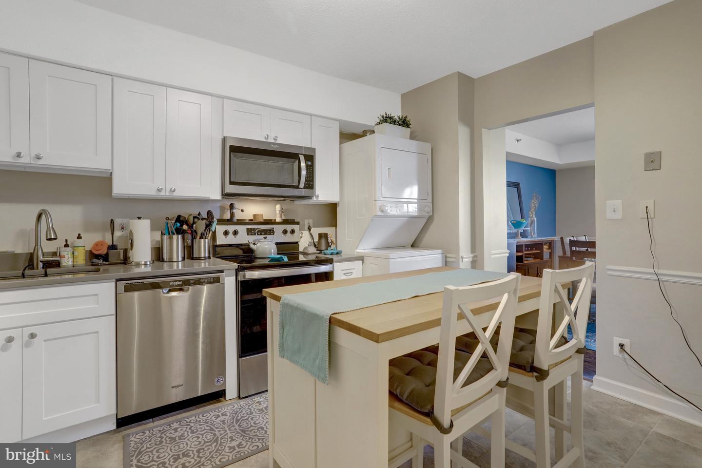 3713 S GEORGE MASON DR #713, FALLS CHURCH, Virginia 22041, 2 Bedrooms Bedrooms, 6 Rooms Rooms,2 BathroomsBathrooms,Residential,For sale,3713 S GEORGE MASON DR #713,VAFX2245918 MLS # VAFX2245918
