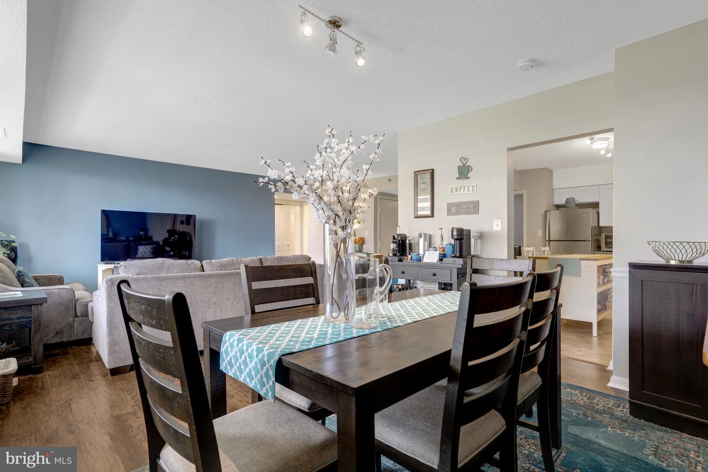 3713 S GEORGE MASON DR #713, FALLS CHURCH, Virginia 22041, 2 Bedrooms Bedrooms, 6 Rooms Rooms,2 BathroomsBathrooms,Residential,For sale,3713 S GEORGE MASON DR #713,VAFX2245918 MLS # VAFX2245918