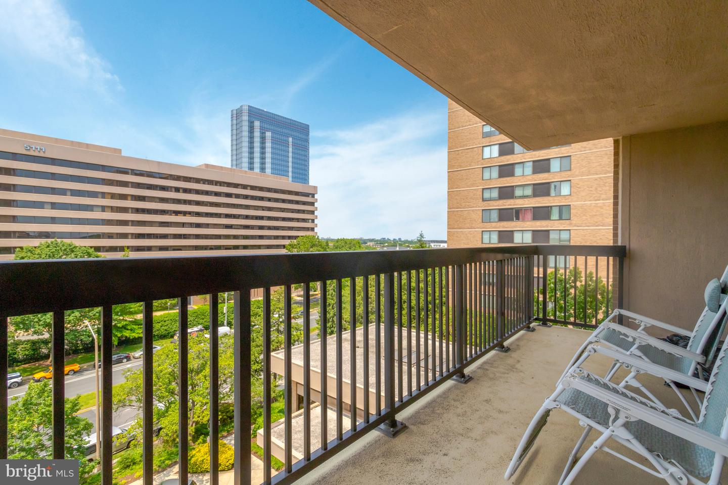 3713 S GEORGE MASON DR #713, FALLS CHURCH, Virginia 22041, 2 Bedrooms Bedrooms, 6 Rooms Rooms,2 BathroomsBathrooms,Residential,For sale,3713 S GEORGE MASON DR #713,VAFX2245918 MLS # VAFX2245918