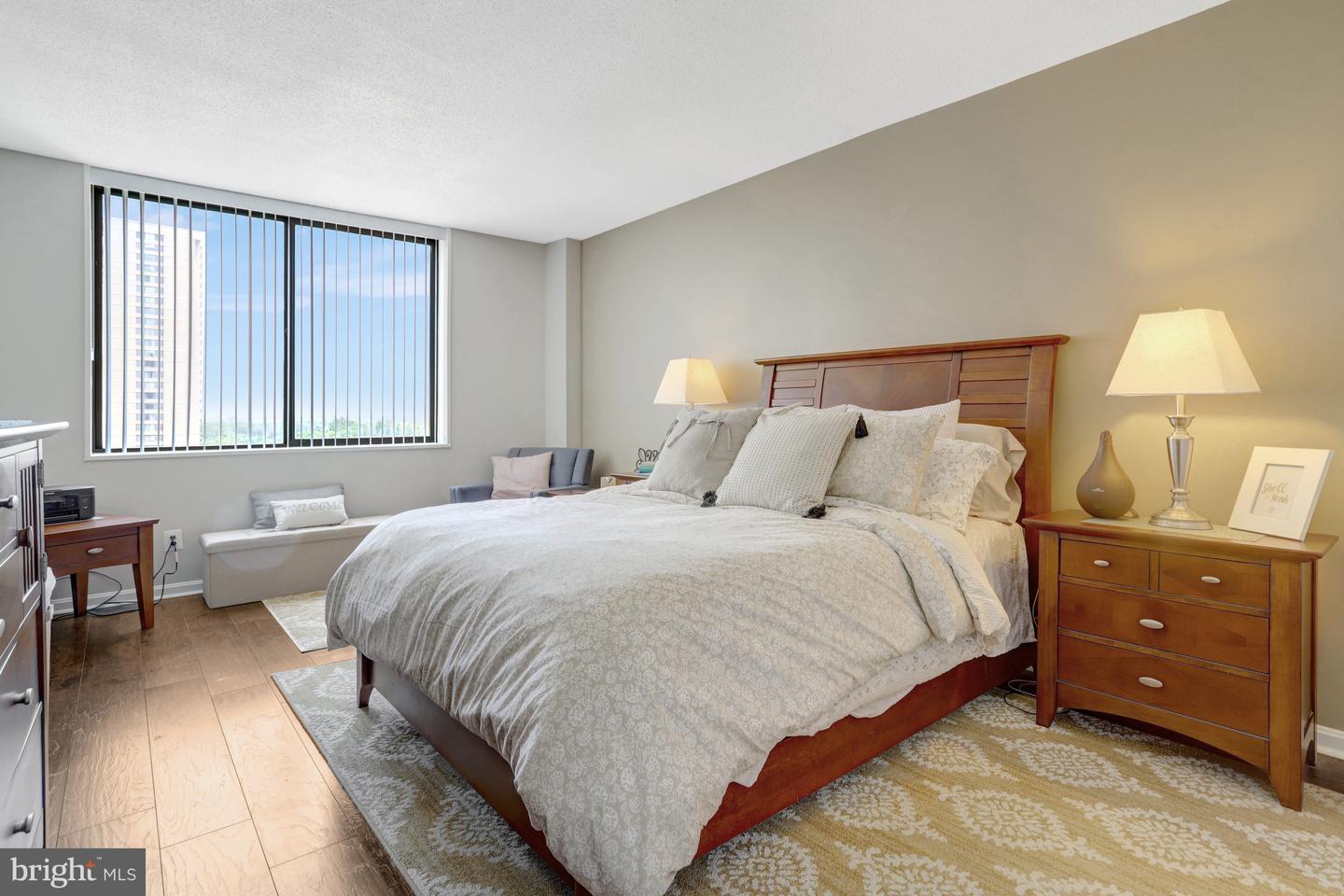 3713 S GEORGE MASON DR #713, FALLS CHURCH, Virginia 22041, 2 Bedrooms Bedrooms, 6 Rooms Rooms,2 BathroomsBathrooms,Residential,For sale,3713 S GEORGE MASON DR #713,VAFX2245918 MLS # VAFX2245918