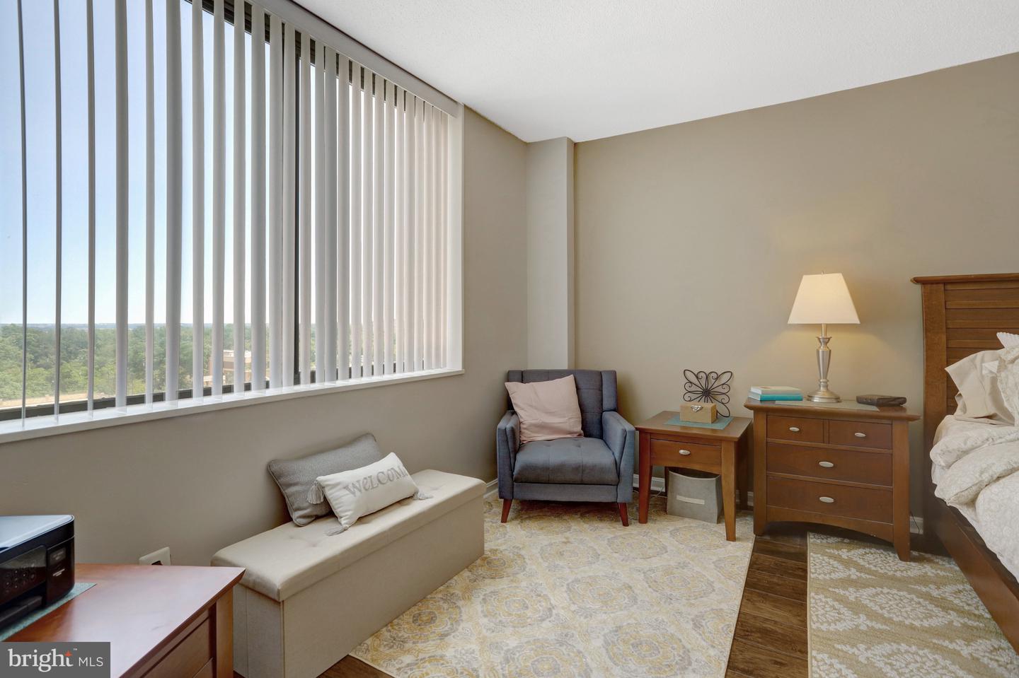 3713 S GEORGE MASON DR #713, FALLS CHURCH, Virginia 22041, 2 Bedrooms Bedrooms, 6 Rooms Rooms,2 BathroomsBathrooms,Residential,For sale,3713 S GEORGE MASON DR #713,VAFX2245918 MLS # VAFX2245918