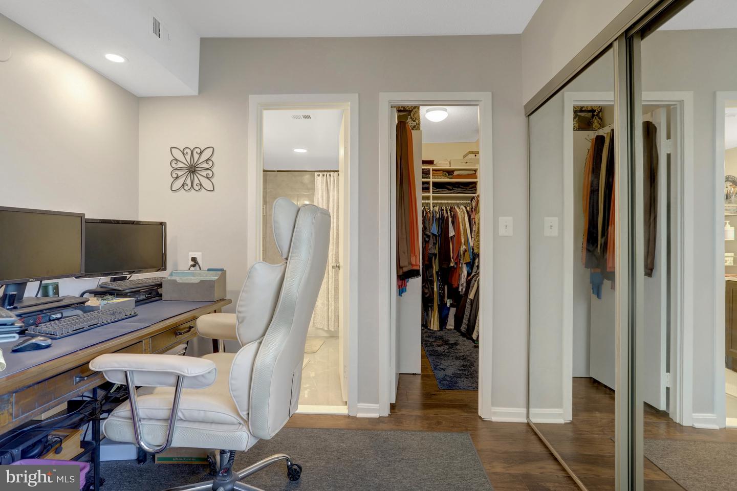 3713 S GEORGE MASON DR #713, FALLS CHURCH, Virginia 22041, 2 Bedrooms Bedrooms, 6 Rooms Rooms,2 BathroomsBathrooms,Residential,For sale,3713 S GEORGE MASON DR #713,VAFX2245918 MLS # VAFX2245918
