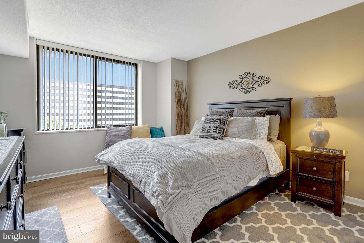 3713 S GEORGE MASON DR #713, FALLS CHURCH, Virginia 22041, 2 Bedrooms Bedrooms, 6 Rooms Rooms,2 BathroomsBathrooms,Residential,For sale,3713 S GEORGE MASON DR #713,VAFX2245918 MLS # VAFX2245918