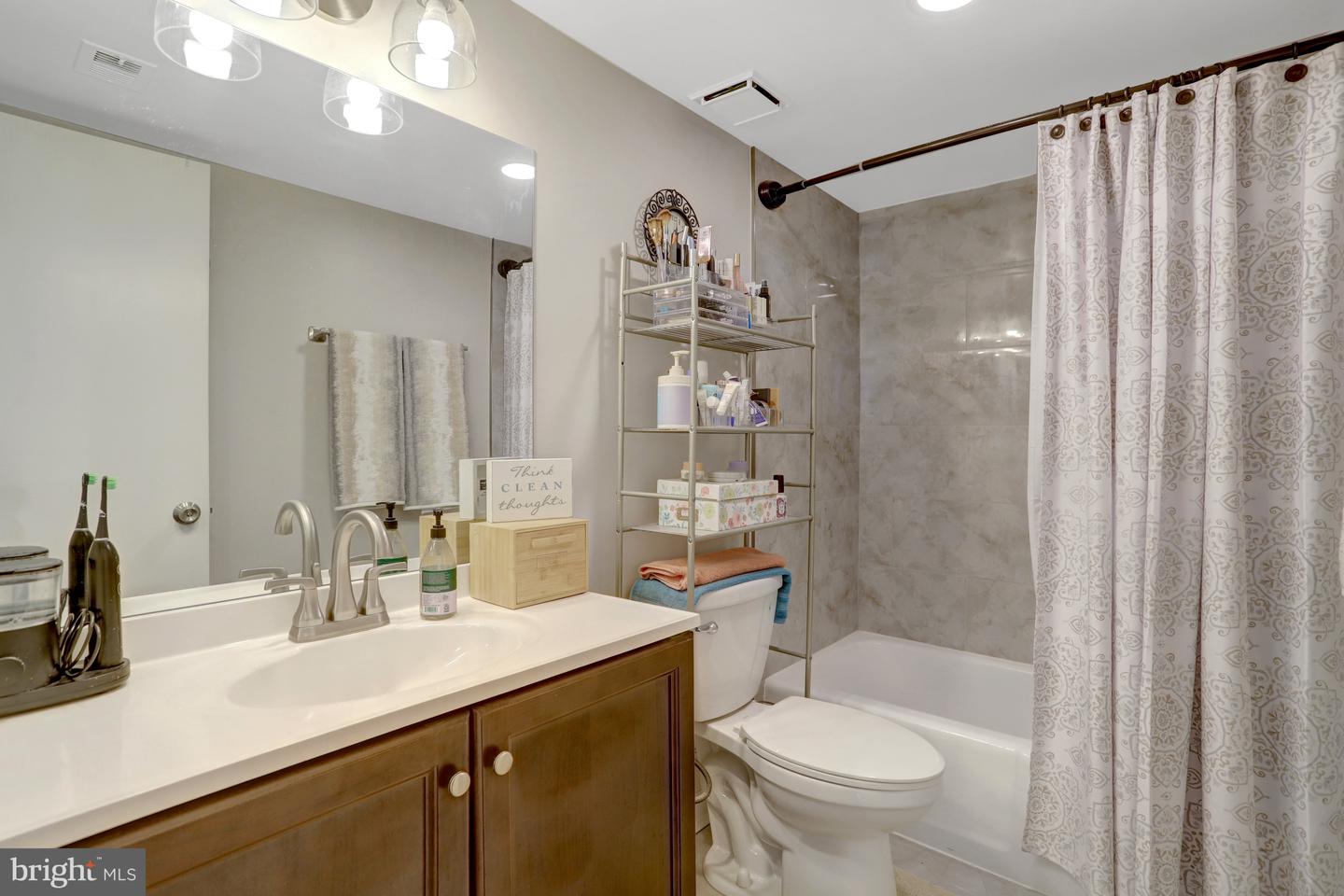 3713 S GEORGE MASON DR #713, FALLS CHURCH, Virginia 22041, 2 Bedrooms Bedrooms, 6 Rooms Rooms,2 BathroomsBathrooms,Residential,For sale,3713 S GEORGE MASON DR #713,VAFX2245918 MLS # VAFX2245918