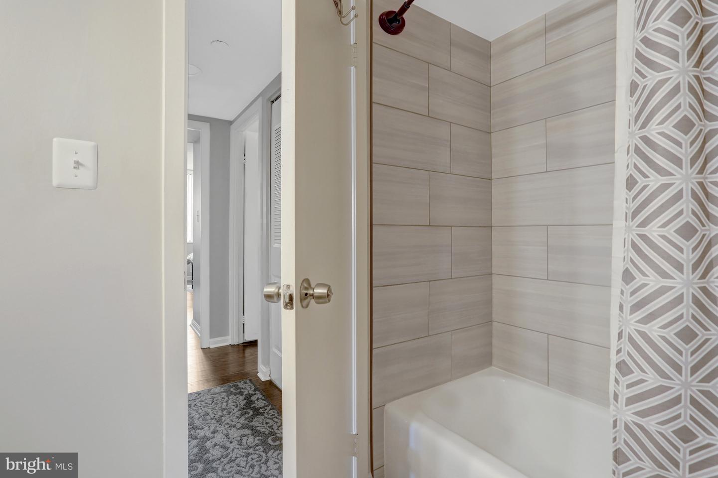 3713 S GEORGE MASON DR #713, FALLS CHURCH, Virginia 22041, 2 Bedrooms Bedrooms, 6 Rooms Rooms,2 BathroomsBathrooms,Residential,For sale,3713 S GEORGE MASON DR #713,VAFX2245918 MLS # VAFX2245918