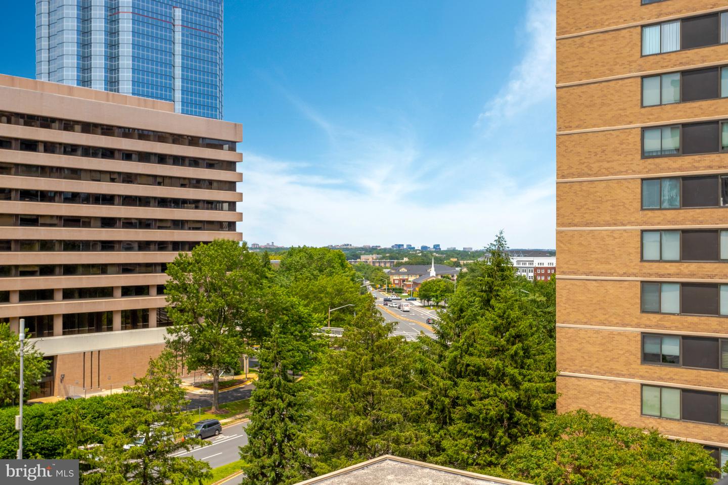3713 S GEORGE MASON DR #713, FALLS CHURCH, Virginia 22041, 2 Bedrooms Bedrooms, 6 Rooms Rooms,2 BathroomsBathrooms,Residential,For sale,3713 S GEORGE MASON DR #713,VAFX2245918 MLS # VAFX2245918