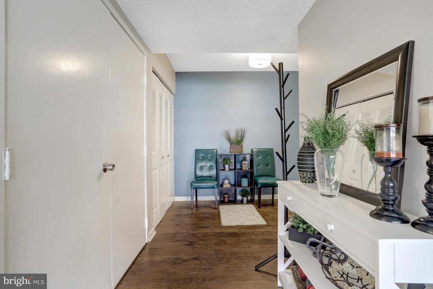 3713 S GEORGE MASON DR #713, FALLS CHURCH, Virginia 22041, 2 Bedrooms Bedrooms, 6 Rooms Rooms,2 BathroomsBathrooms,Residential,For sale,3713 S GEORGE MASON DR #713,VAFX2245918 MLS # VAFX2245918