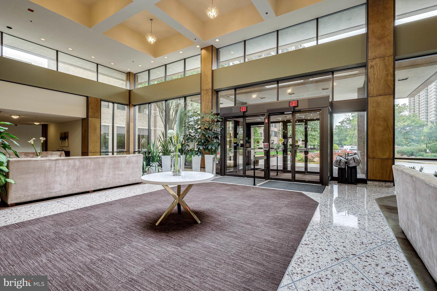 3713 S GEORGE MASON DR #713, FALLS CHURCH, Virginia 22041, 2 Bedrooms Bedrooms, 6 Rooms Rooms,2 BathroomsBathrooms,Residential,For sale,3713 S GEORGE MASON DR #713,VAFX2245918 MLS # VAFX2245918