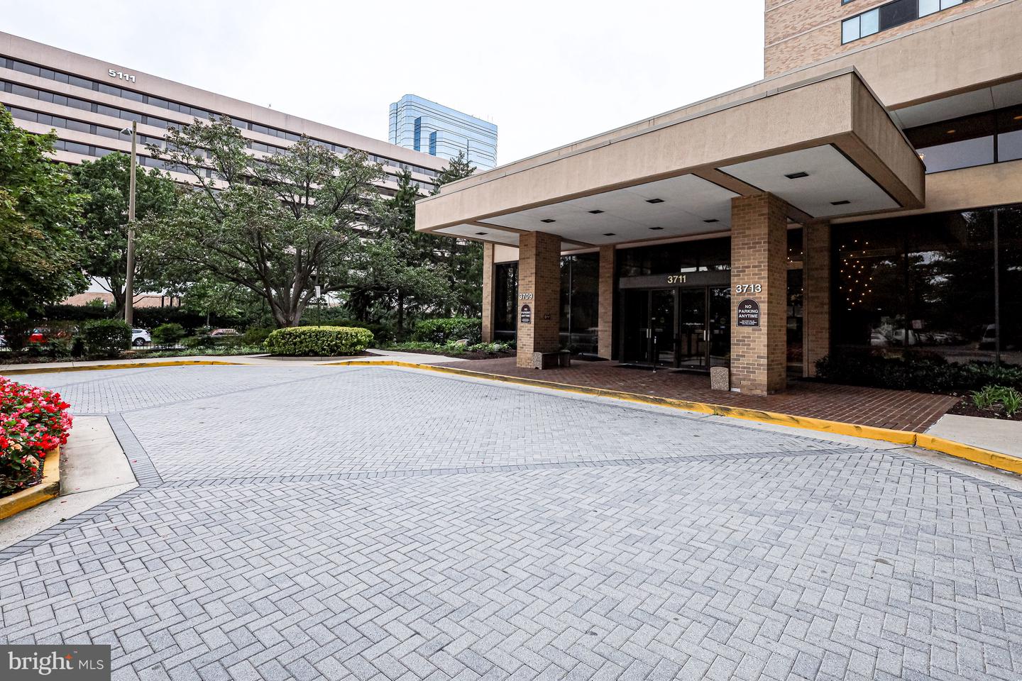 3713 S GEORGE MASON DR #713, FALLS CHURCH, Virginia 22041, 2 Bedrooms Bedrooms, 6 Rooms Rooms,2 BathroomsBathrooms,Residential,For sale,3713 S GEORGE MASON DR #713,VAFX2245918 MLS # VAFX2245918