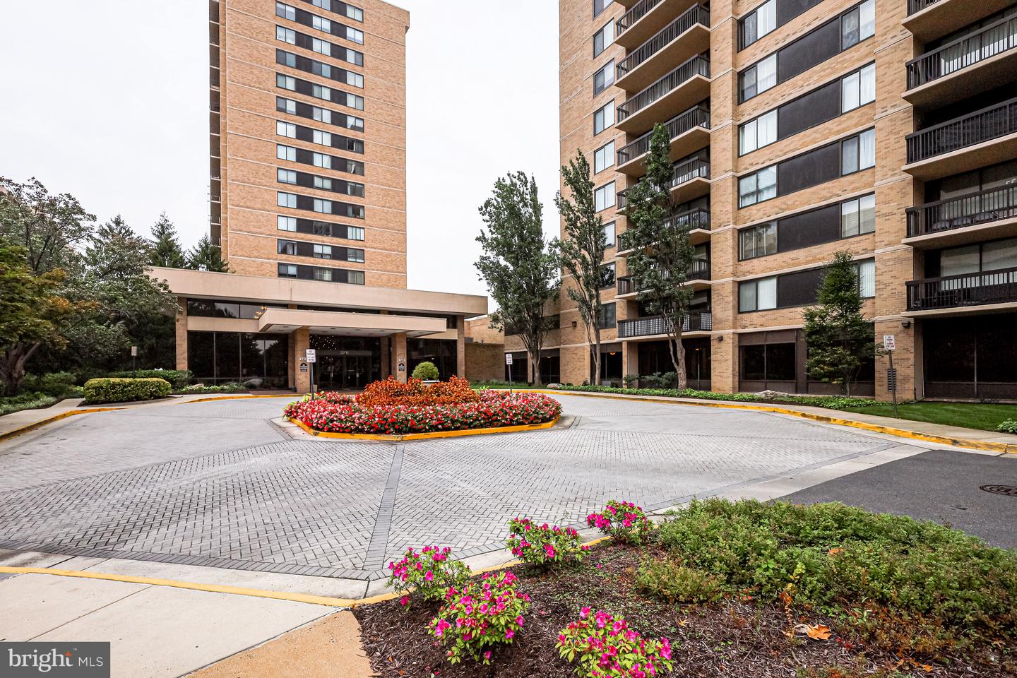 3713 S GEORGE MASON DR #713, FALLS CHURCH, Virginia 22041, 2 Bedrooms Bedrooms, 6 Rooms Rooms,2 BathroomsBathrooms,Residential,For sale,3713 S GEORGE MASON DR #713,VAFX2245918 MLS # VAFX2245918