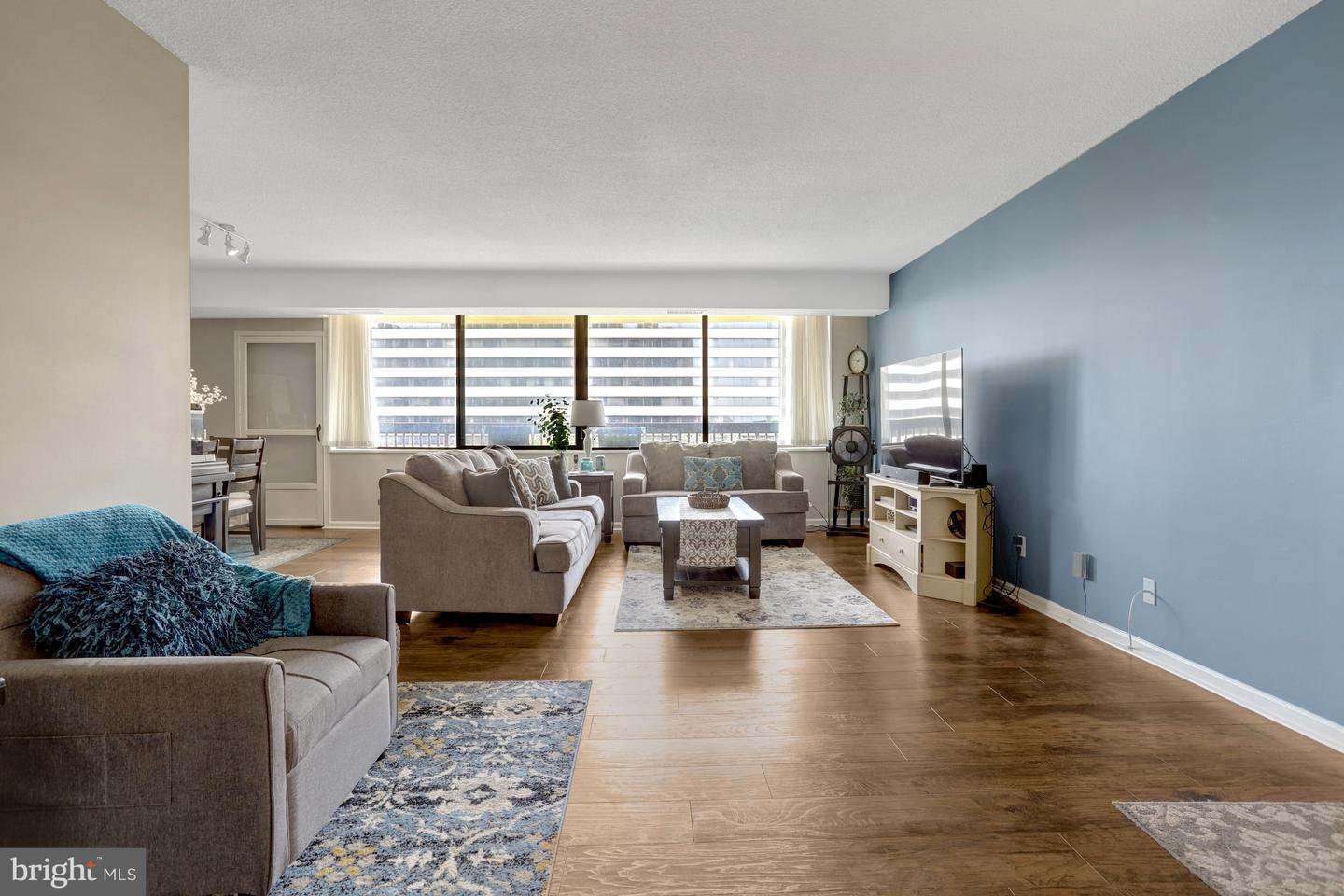 3713 S GEORGE MASON DR #713, FALLS CHURCH, Virginia 22041, 2 Bedrooms Bedrooms, 6 Rooms Rooms,2 BathroomsBathrooms,Residential,For sale,3713 S GEORGE MASON DR #713,VAFX2245918 MLS # VAFX2245918