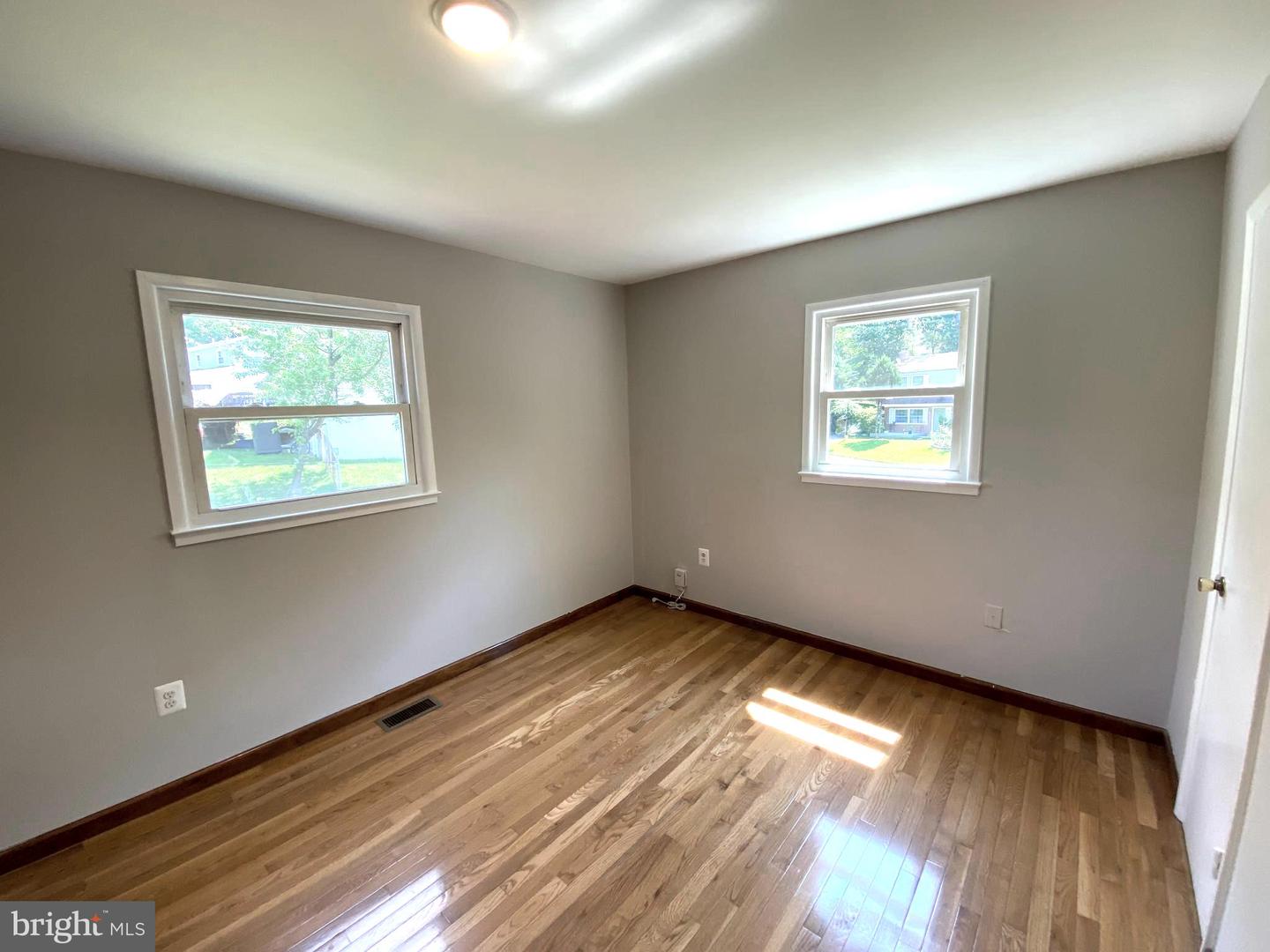 13017 KERRYDALE RD, WOODBRIDGE, Virginia 22193, 5 Bedrooms Bedrooms, ,2 BathroomsBathrooms,Residential,For sale,13017 KERRYDALE RD,VAPW2096448 MLS # VAPW2096448
