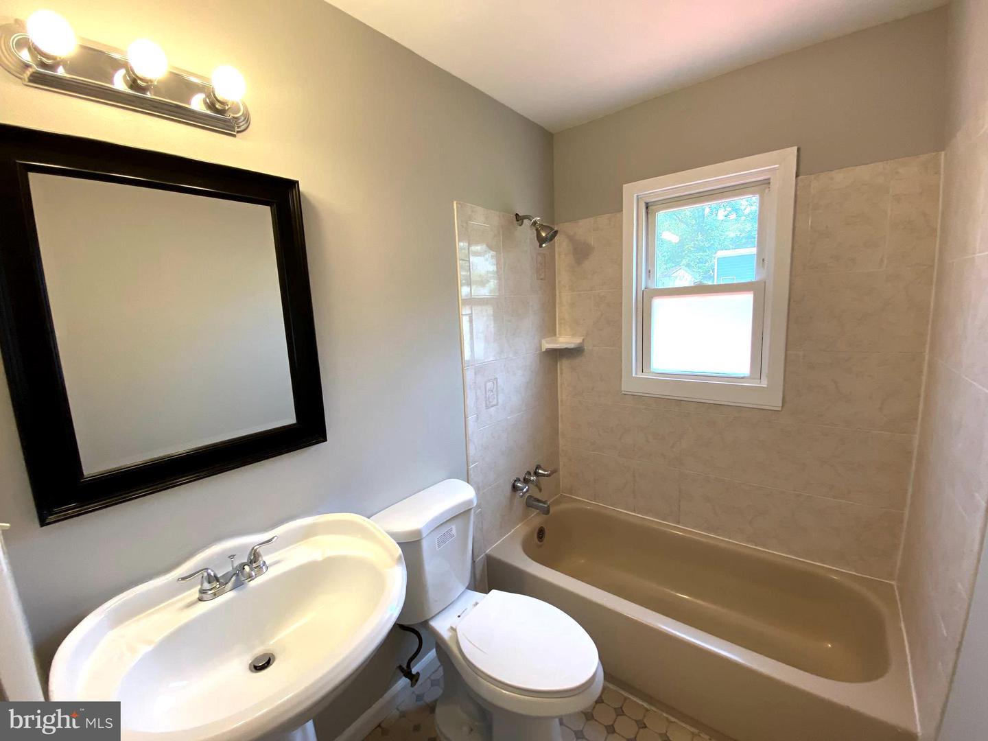 13017 KERRYDALE RD, WOODBRIDGE, Virginia 22193, 5 Bedrooms Bedrooms, ,2 BathroomsBathrooms,Residential,For sale,13017 KERRYDALE RD,VAPW2096448 MLS # VAPW2096448
