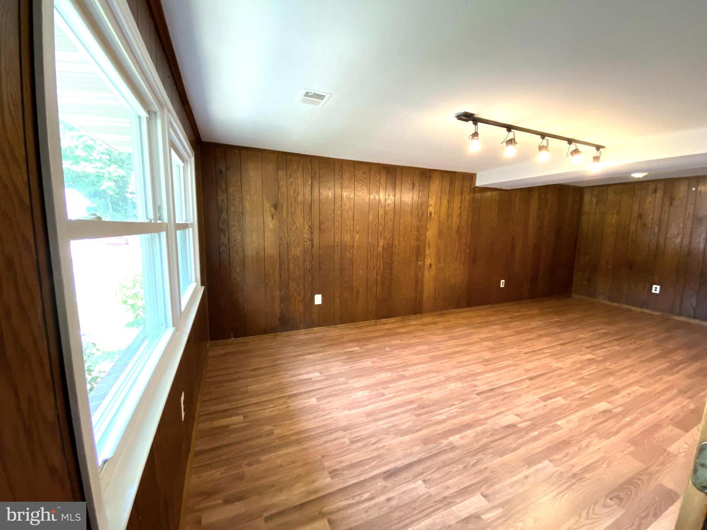 13017 KERRYDALE RD, WOODBRIDGE, Virginia 22193, 5 Bedrooms Bedrooms, ,2 BathroomsBathrooms,Residential,For sale,13017 KERRYDALE RD,VAPW2096448 MLS # VAPW2096448