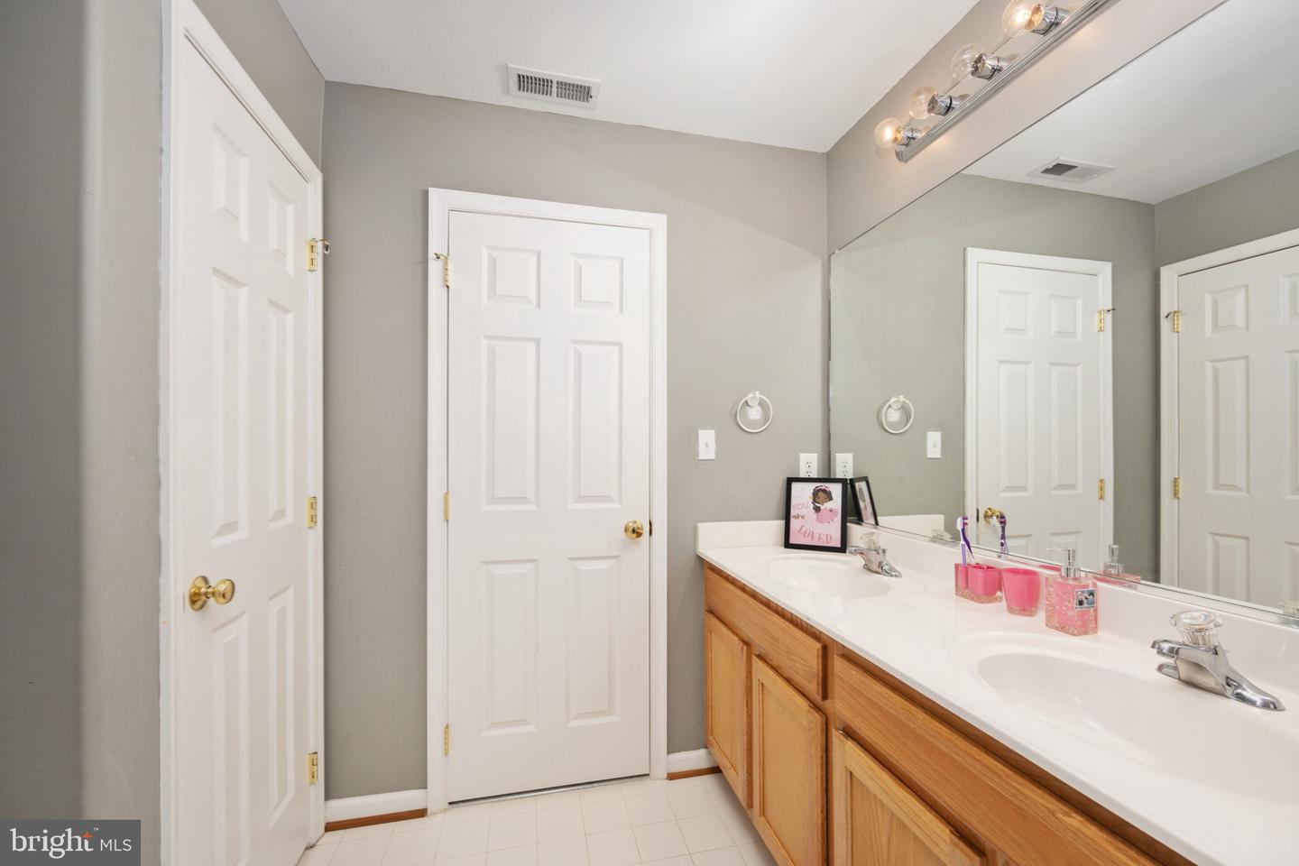 22 SENTINEL RIDGE LN, STAFFORD, Virginia 22554, 6 Bedrooms Bedrooms, ,4 BathroomsBathrooms,Residential,For sale,22 SENTINEL RIDGE LN,VAST2039602 MLS # VAST2039602