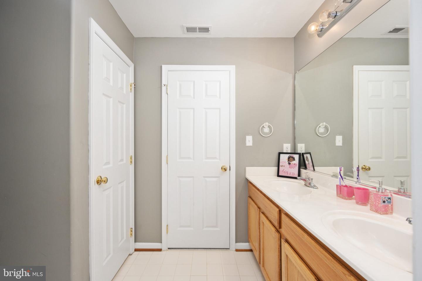 22 SENTINEL RIDGE LN, STAFFORD, Virginia 22554, 6 Bedrooms Bedrooms, ,4 BathroomsBathrooms,Residential,For sale,22 SENTINEL RIDGE LN,VAST2039602 MLS # VAST2039602