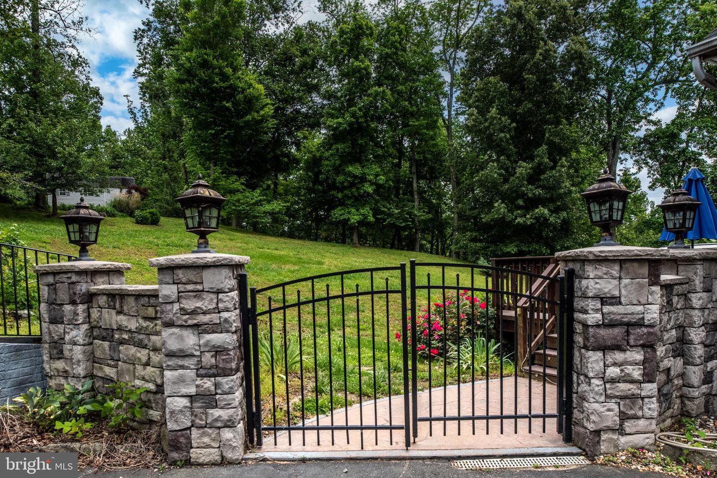 22 SENTINEL RIDGE LN, STAFFORD, Virginia 22554, 6 Bedrooms Bedrooms, ,4 BathroomsBathrooms,Residential,For sale,22 SENTINEL RIDGE LN,VAST2039602 MLS # VAST2039602