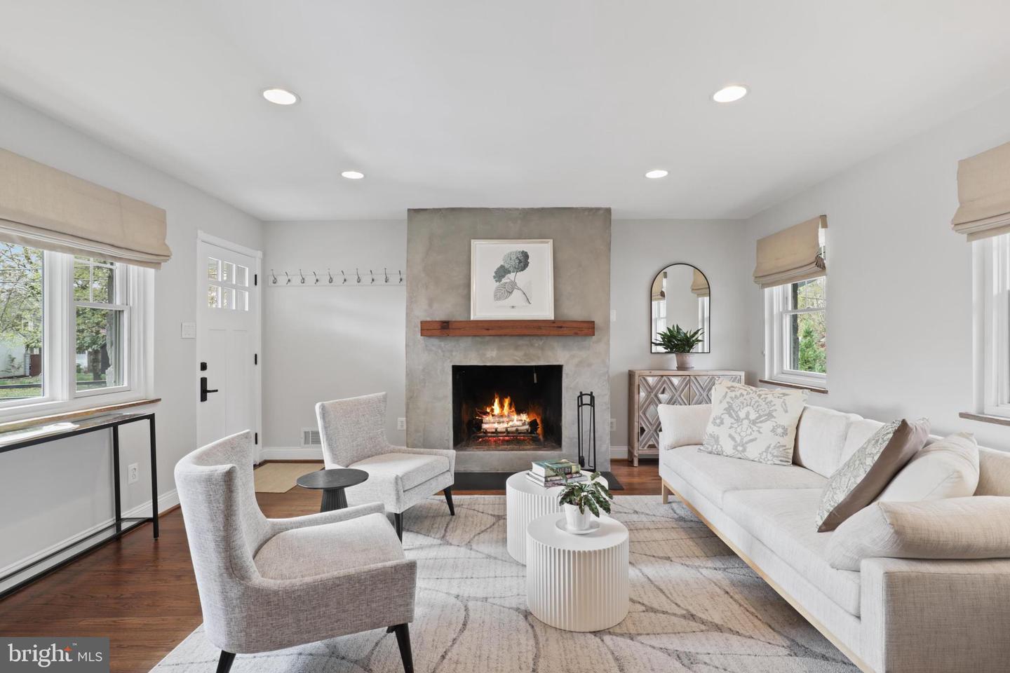 865 N JEFFERSON ST, ARLINGTON, Virginia 22205, 5 Bedrooms Bedrooms, ,4 BathroomsBathrooms,Residential,For sale,865 N JEFFERSON ST,VAAR2058858 MLS # VAAR2058858