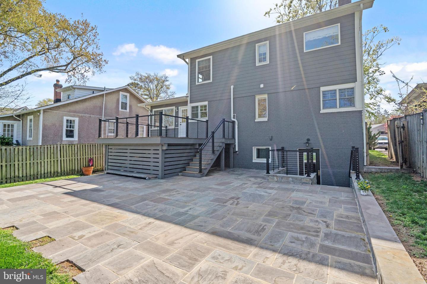 865 N JEFFERSON ST, ARLINGTON, Virginia 22205, 5 Bedrooms Bedrooms, ,4 BathroomsBathrooms,Residential,For sale,865 N JEFFERSON ST,VAAR2058858 MLS # VAAR2058858