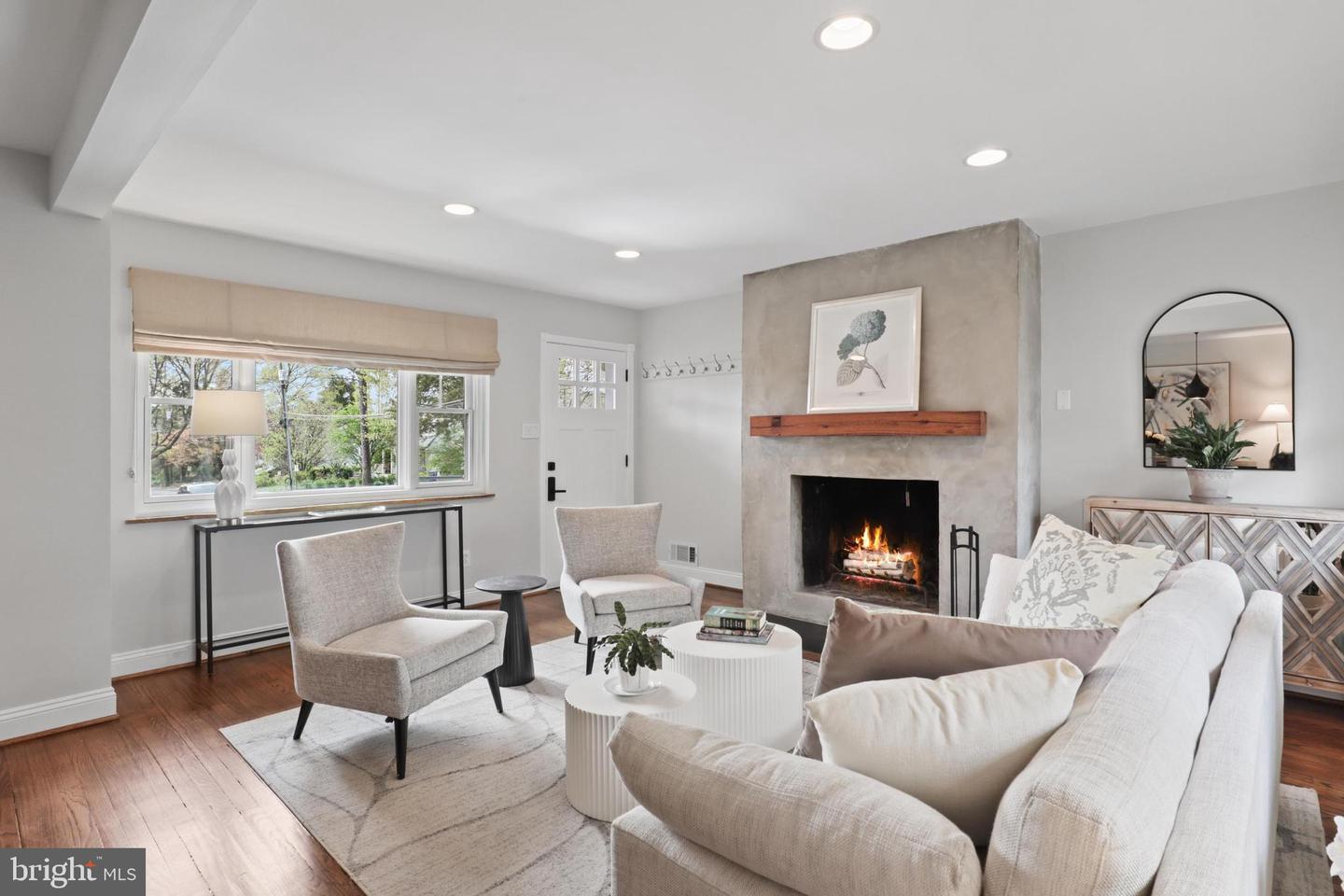 865 N JEFFERSON ST, ARLINGTON, Virginia 22205, 5 Bedrooms Bedrooms, ,4 BathroomsBathrooms,Residential,For sale,865 N JEFFERSON ST,VAAR2058858 MLS # VAAR2058858