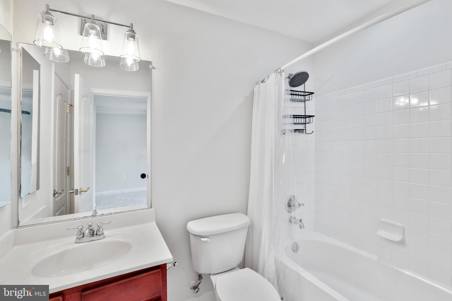 17301 ROUNDMONT PL, ROUND HILL, Virginia 20141, 5 Bedrooms Bedrooms, ,4 BathroomsBathrooms,Residential,For sale,17301 ROUNDMONT PL,VALO2098972 MLS # VALO2098972