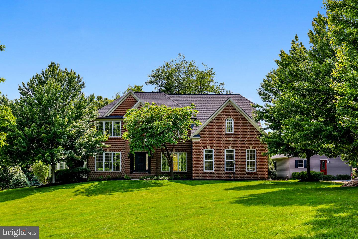 17301 ROUNDMONT PL, ROUND HILL, Virginia 20141, 5 Bedrooms Bedrooms, ,4 BathroomsBathrooms,Residential,For sale,17301 ROUNDMONT PL,VALO2098972 MLS # VALO2098972