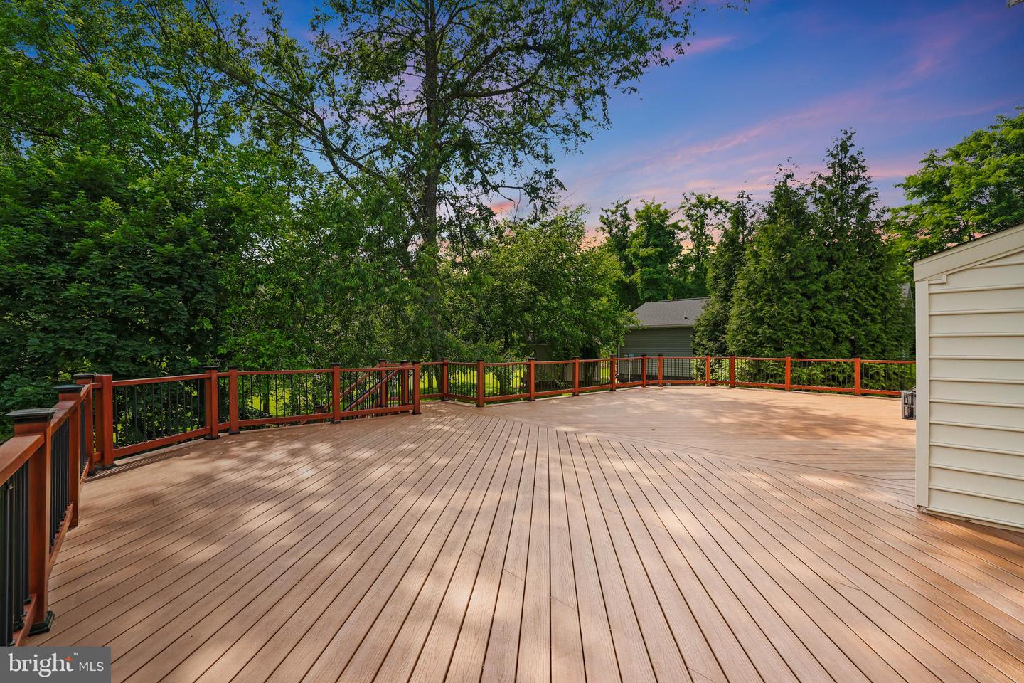 17301 ROUNDMONT PL, ROUND HILL, Virginia 20141, 5 Bedrooms Bedrooms, ,4 BathroomsBathrooms,Residential,For sale,17301 ROUNDMONT PL,VALO2098972 MLS # VALO2098972
