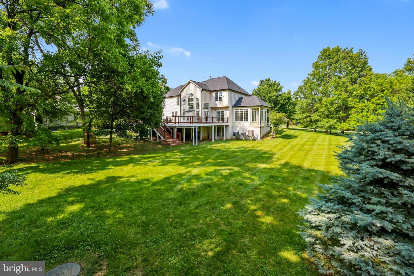 17301 ROUNDMONT PL, ROUND HILL, Virginia 20141, 5 Bedrooms Bedrooms, ,4 BathroomsBathrooms,Residential,For sale,17301 ROUNDMONT PL,VALO2098972 MLS # VALO2098972