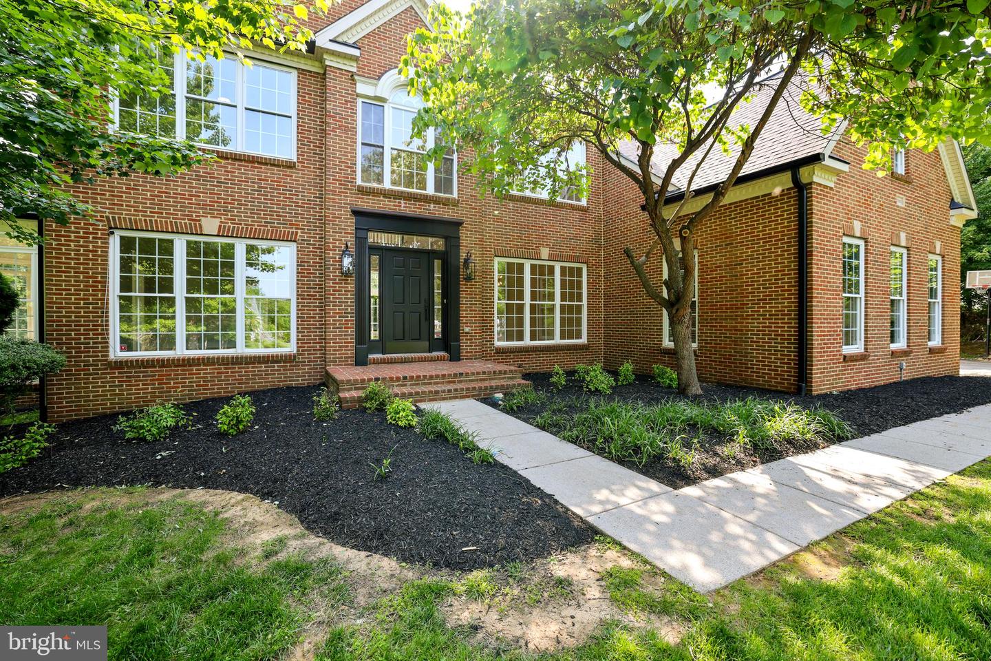 17301 ROUNDMONT PL, ROUND HILL, Virginia 20141, 5 Bedrooms Bedrooms, ,4 BathroomsBathrooms,Residential,For sale,17301 ROUNDMONT PL,VALO2098972 MLS # VALO2098972