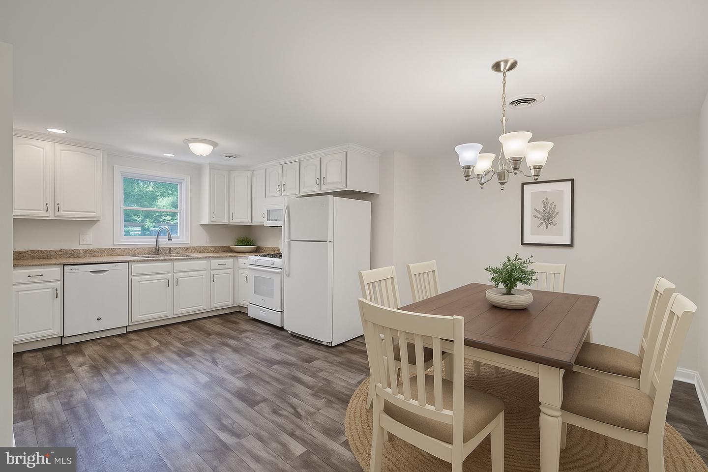 17301 ROUNDMONT PL, ROUND HILL, Virginia 20141, 5 Bedrooms Bedrooms, ,4 BathroomsBathrooms,Residential,For sale,17301 ROUNDMONT PL,VALO2098972 MLS # VALO2098972