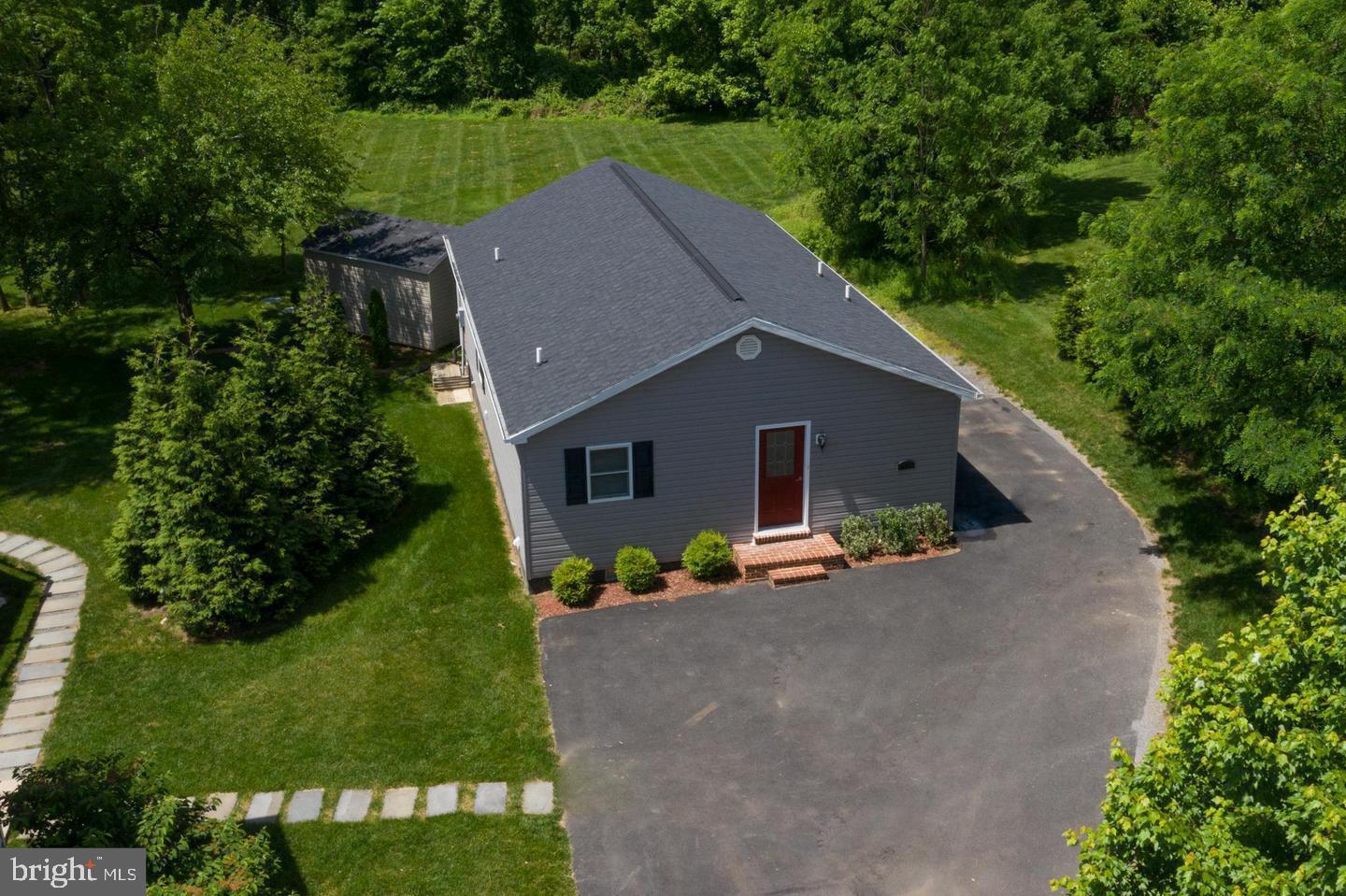 17301 ROUNDMONT PL, ROUND HILL, Virginia 20141, 5 Bedrooms Bedrooms, ,4 BathroomsBathrooms,Residential,For sale,17301 ROUNDMONT PL,VALO2098972 MLS # VALO2098972