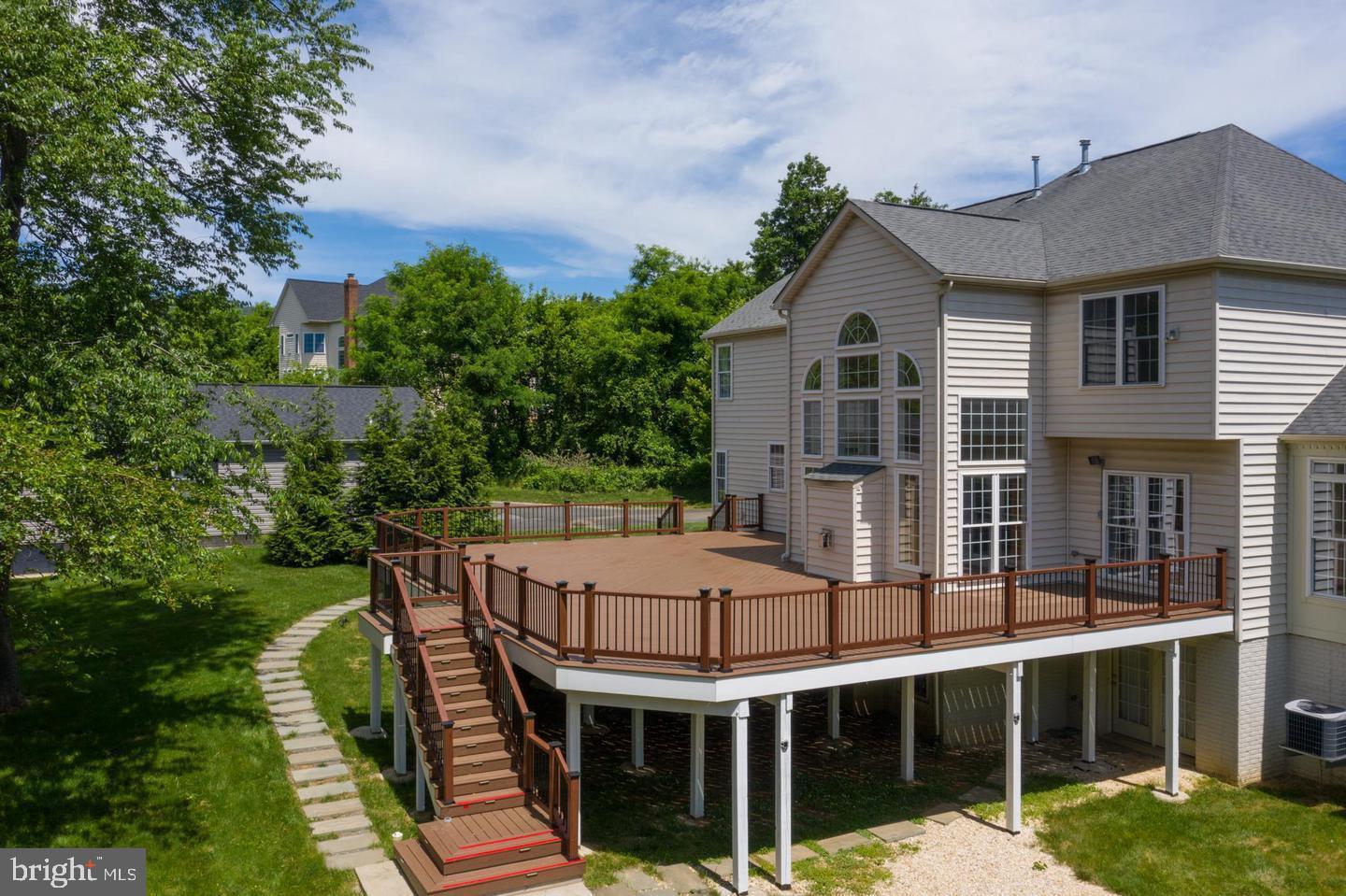 17301 ROUNDMONT PL, ROUND HILL, Virginia 20141, 5 Bedrooms Bedrooms, ,4 BathroomsBathrooms,Residential,For sale,17301 ROUNDMONT PL,VALO2098972 MLS # VALO2098972