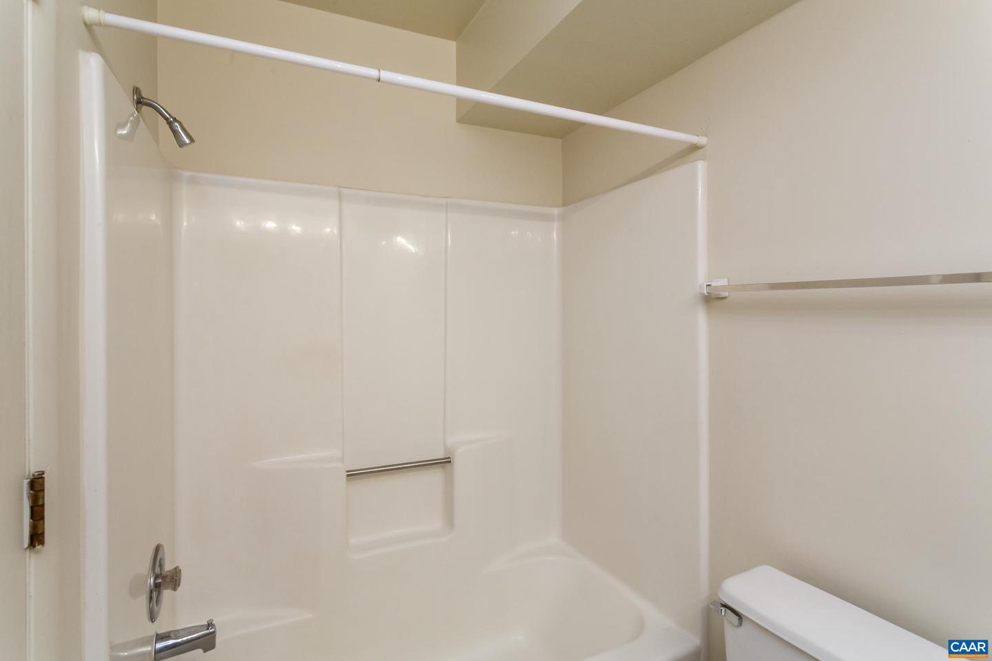 115 TURTLE CREEK RD #11, CHARLOTTESVILLE, Virginia 22901, 2 Bedrooms Bedrooms, ,2 BathroomsBathrooms,Residential,For sale,115 TURTLE CREEK RD #11,665466 MLS # 665466